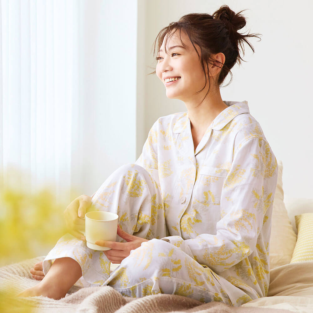 おうち時間を彩る色鮮やかなパジャマ