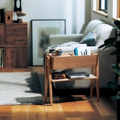 【コラム】何役もこなす、天然木の小さな家具