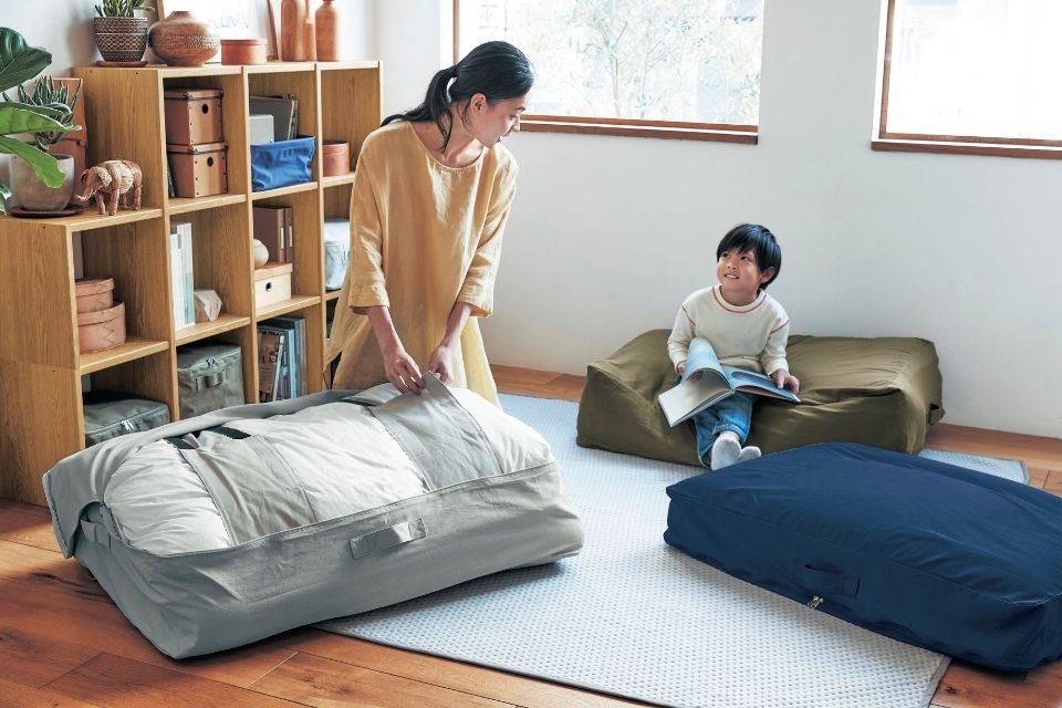 オフの布団もぬいぐるみも。出しっぱなしでもOK。