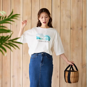 ユニセックススーベニアTシャツ