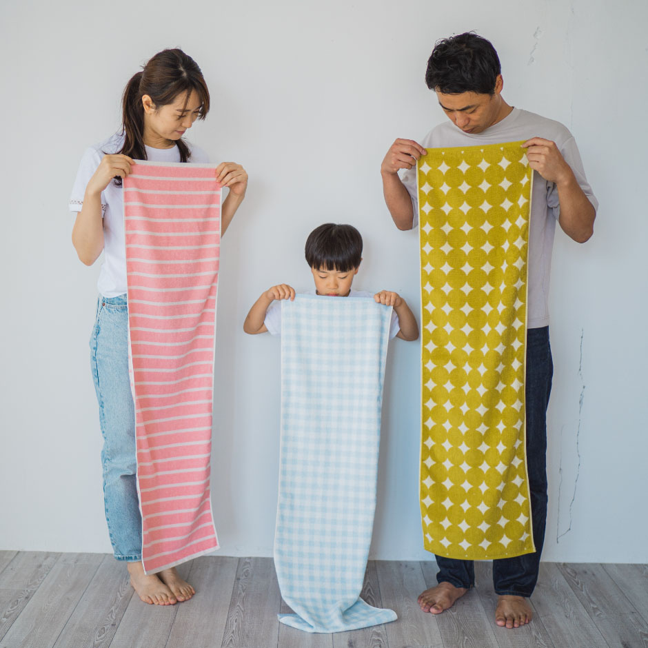 バスタオルと同じ長さだから、子どもから大人まで1枚でしっかり拭けます。