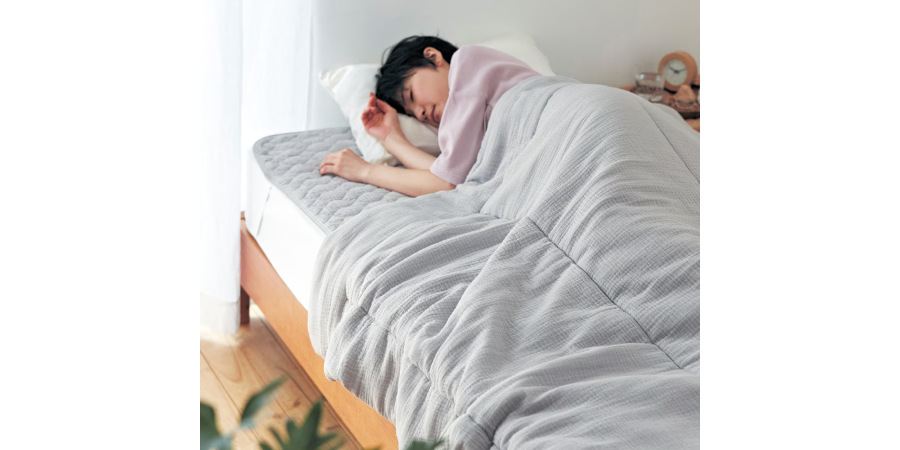 綿素材のイブル風３重ガーゼ×接触冷感リバーシブルキルトケット BELLE MAISON DAYS