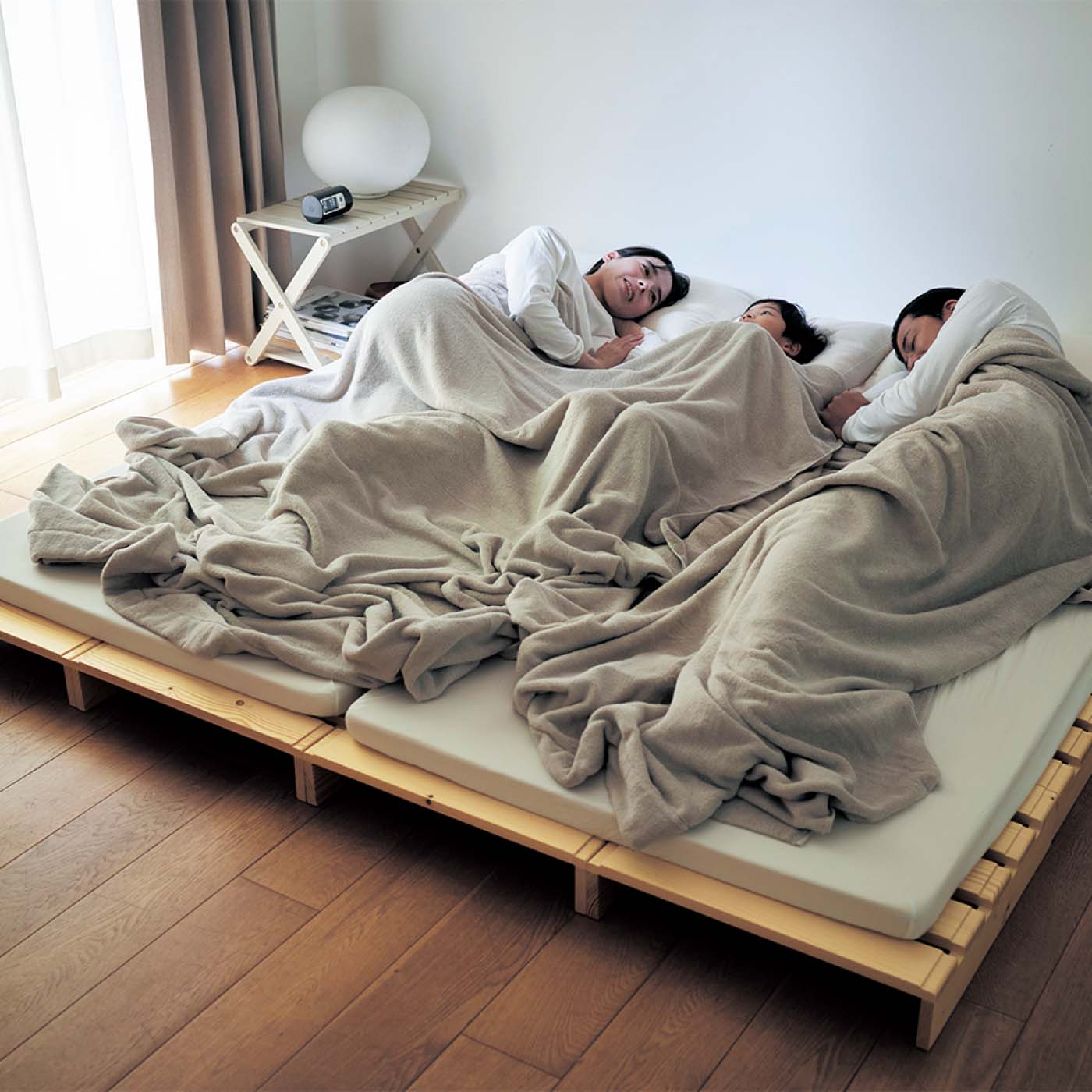 簡単に組み替えができるパレット風ベッド