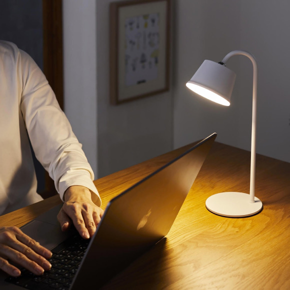 デスクライトとしてもランタンとしても使える充電式LEDライト「マグネッコ/Magnecco」 【災害時などの非常灯にも】