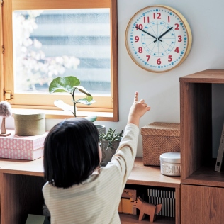 子どもも見やすい掛け時計