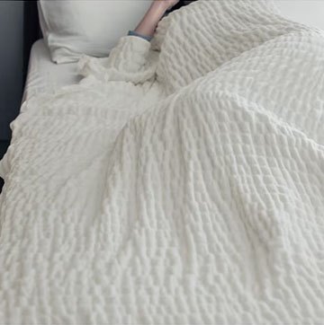 朝まで気持ちよく眠れそう。カラダに寄り添うコットンケット
